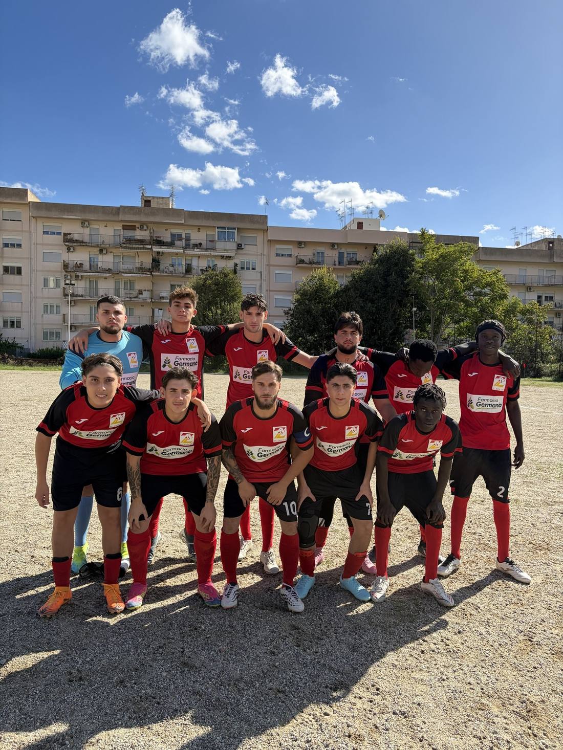 La squadra dello Zancle FC schierata in campo